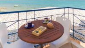 House | 2 bedrooms - Salty Breeze Beachfront Villa (Lefkada)