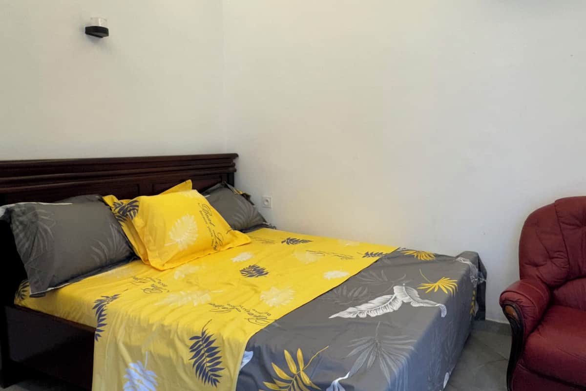 Quarto, sacada | Wi-Fi de cortesia, acesso para cadeiras de rodas
