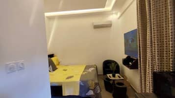 Room, Balcony | Free WiFi, wheelchair access