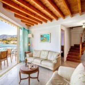 Apartment | 3 bedrooms - Salty Breeze Beachfront Apartment (Lefkada)