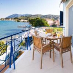 Apartment | 3 bedrooms - Salty Breeze Beachfront Apartment (Lefkada)