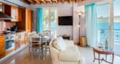 Salty Breeze Beachfront Apartment