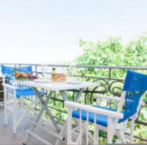 Apartment, Smoking | 4 bedrooms