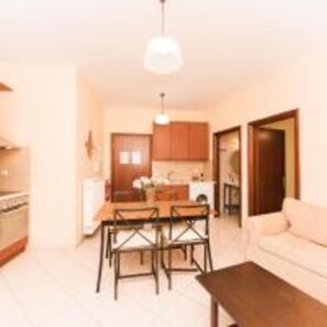 Appartement, fumeurs | 8 chambres, chambres insonorisées