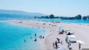 Appartement, fumeurs | 8 chambres, chambres insonorisées