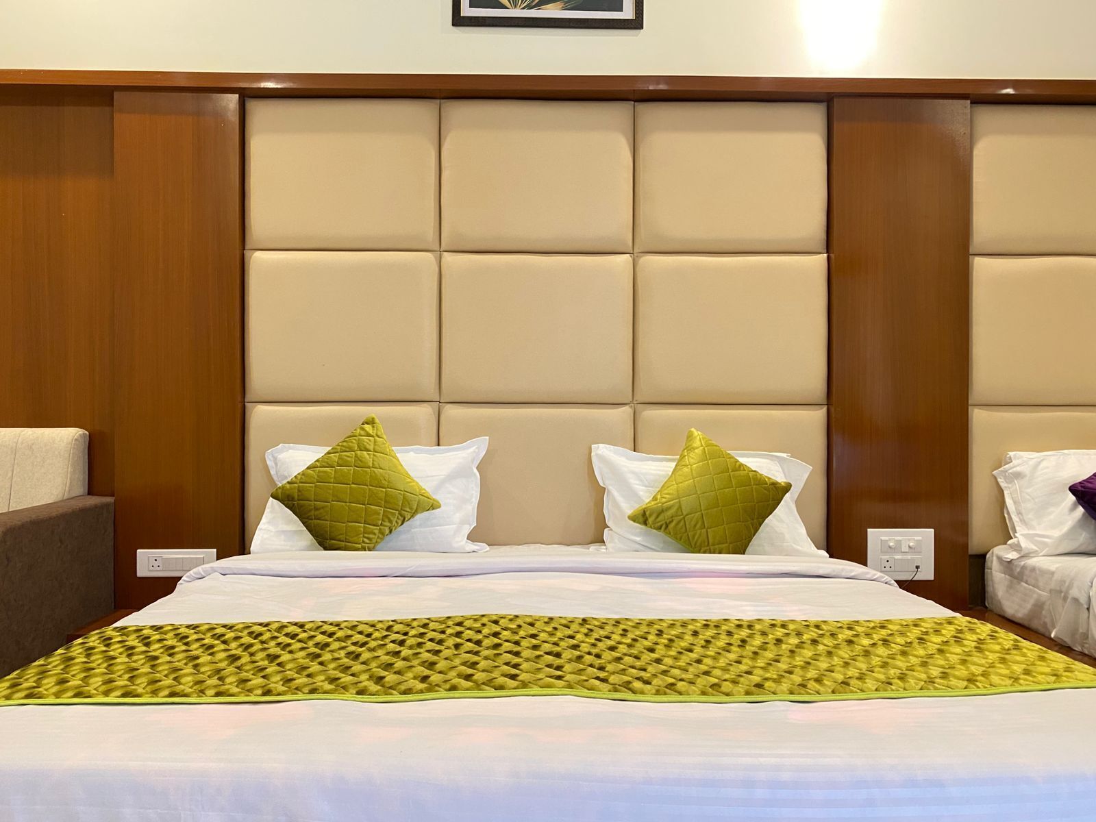 Deluxe-Doppelzimmer, Balkon | Schreibtisch