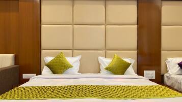 Deluxe-Doppelzimmer, Balkon | Schreibtisch