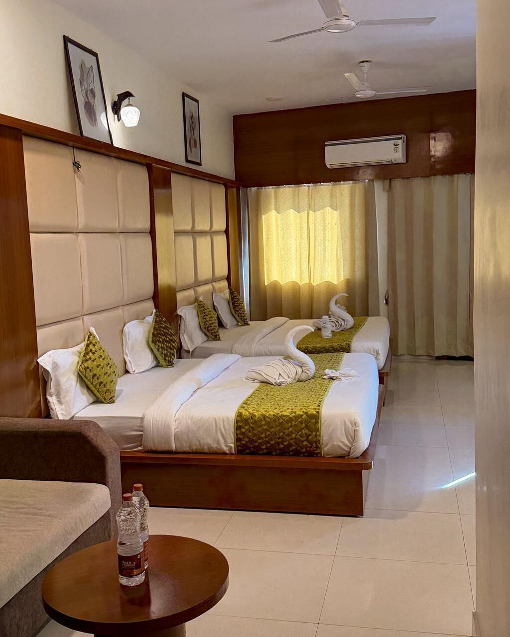 Deluxe Double Room, Balcony | Desk