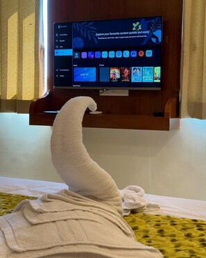 Deluxe Double Room, Balcony | Desk - New Crown Plaza (Jodhpur)