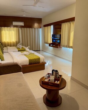 Deluxe Double Room, Balcony | Desk - New Crown Plaza (Jodhpur)