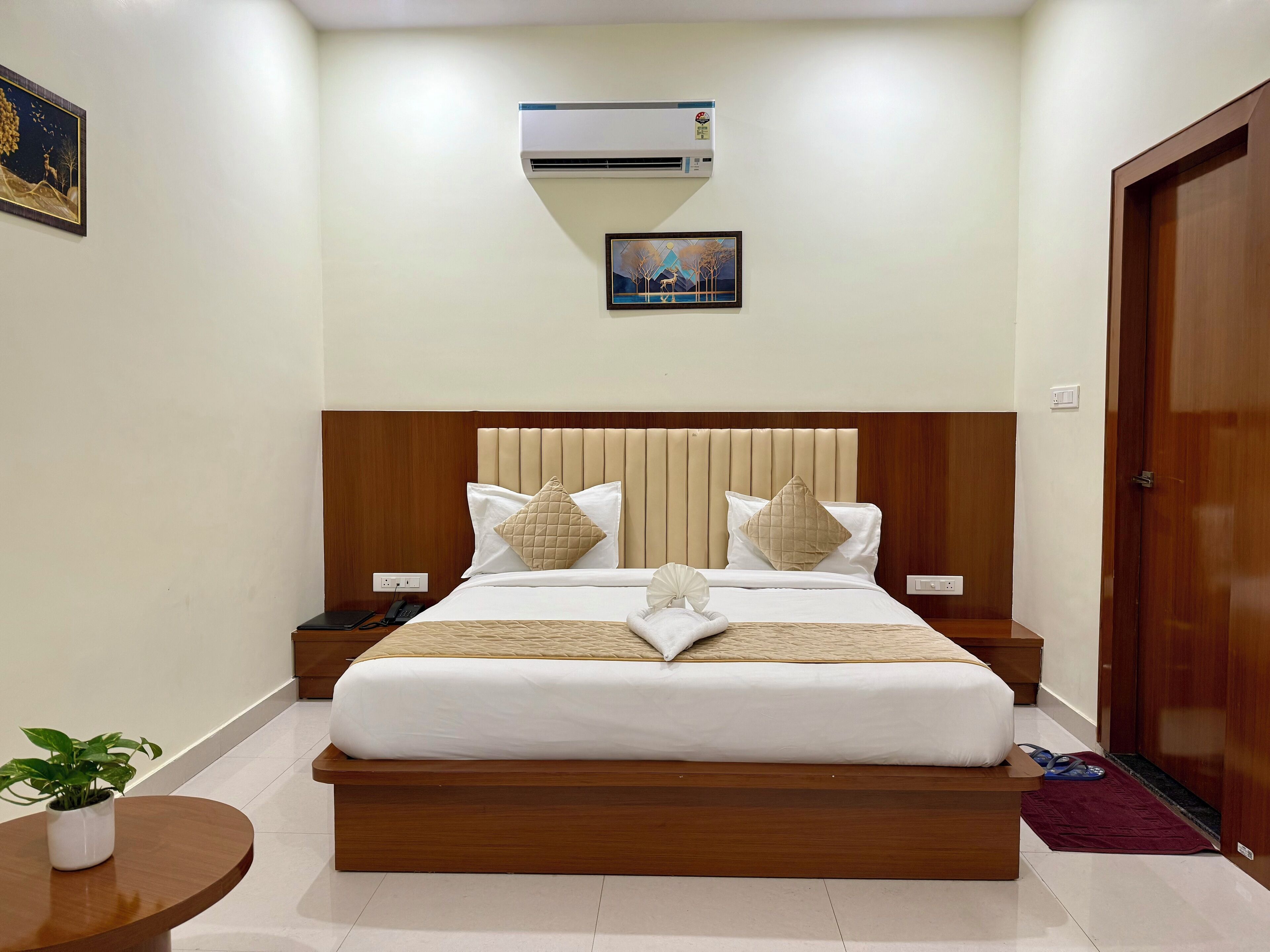 デラックス ルーム | デスク