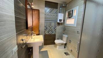 Dusche, Handtücher, Seife, Toilettenpapier