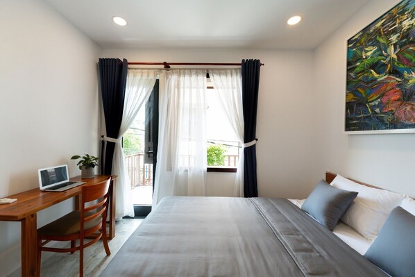 Deluxe Double Room | Desk, laptop workspace, free WiFi