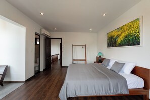 Deluxe Double Room, Balcony | Desk, laptop workspace, free WiFi