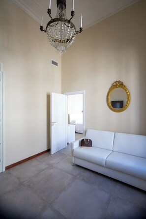 Deluxe Suite, Balcony, Sea View | Living area