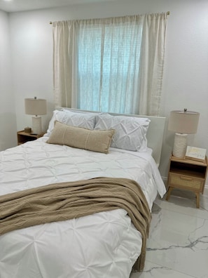 2 bedrooms, iron/ironing board, WiFi, bed sheets