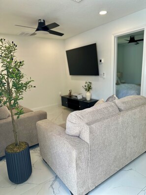 2 Schlafzimmer, Bügeleisen/Bügelbrett, WLAN, Bettwäsche