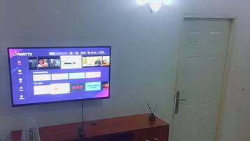 1 camera, ferro/asse da stiro, accesso a Internet, lenzuola