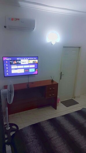 1 chambre, fer et planche à repasser, accès Internet, draps fournis