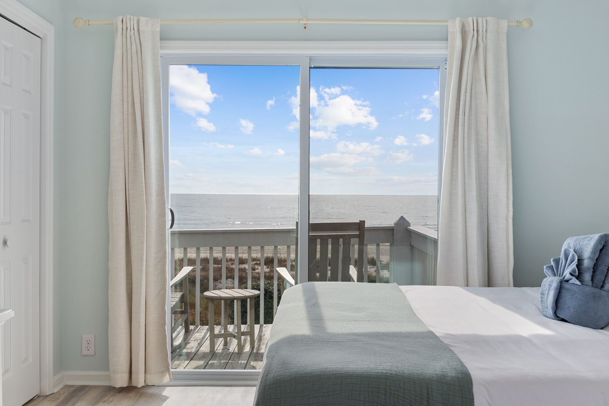 2 多间卧室、WiFi、床单