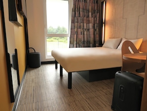 Iron/ironing board, free WiFi