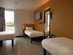 Classic-Vierbettzimmer | Bügeleisen/Bügelbrett, kostenloses WLAN