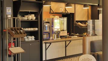 Bữa sáng buffet với phụ phí nhỏ vào các ngày trong tuần