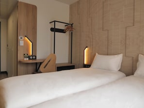 Classic Twin Room | Iron/ironing board, free WiFi