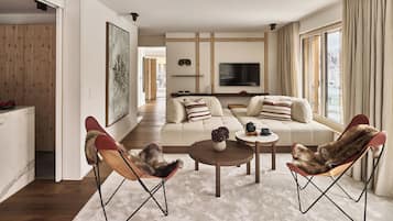 Escritorio, espacio para trabajar con laptop y cunas gratuitas