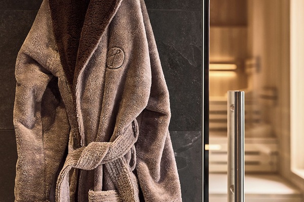 Sauna, hot tub, steam room, body treatments, body wraps