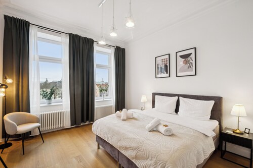 NUIT Apartment: Für 8 | Zentral | Beamer | Nähe Dortmund