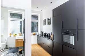 Fridge, oven, stovetop, dishwasher - NUIT Apartment | Modern and central location (Hagen)