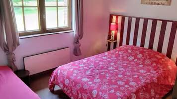 3 bedrooms, WiFi, bed sheets