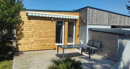 Seaside house with swimming pool