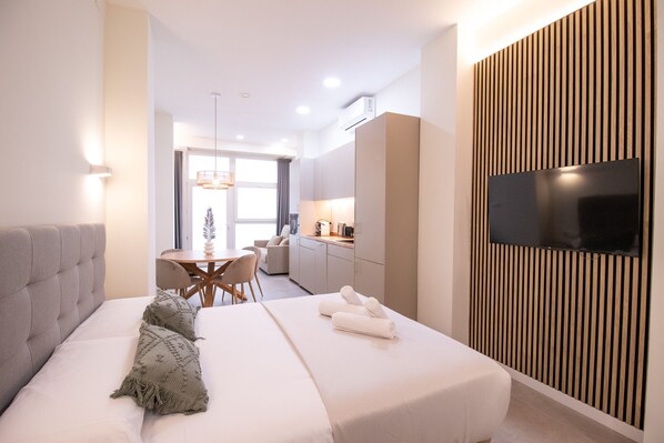 Iron/ironing board, free WiFi