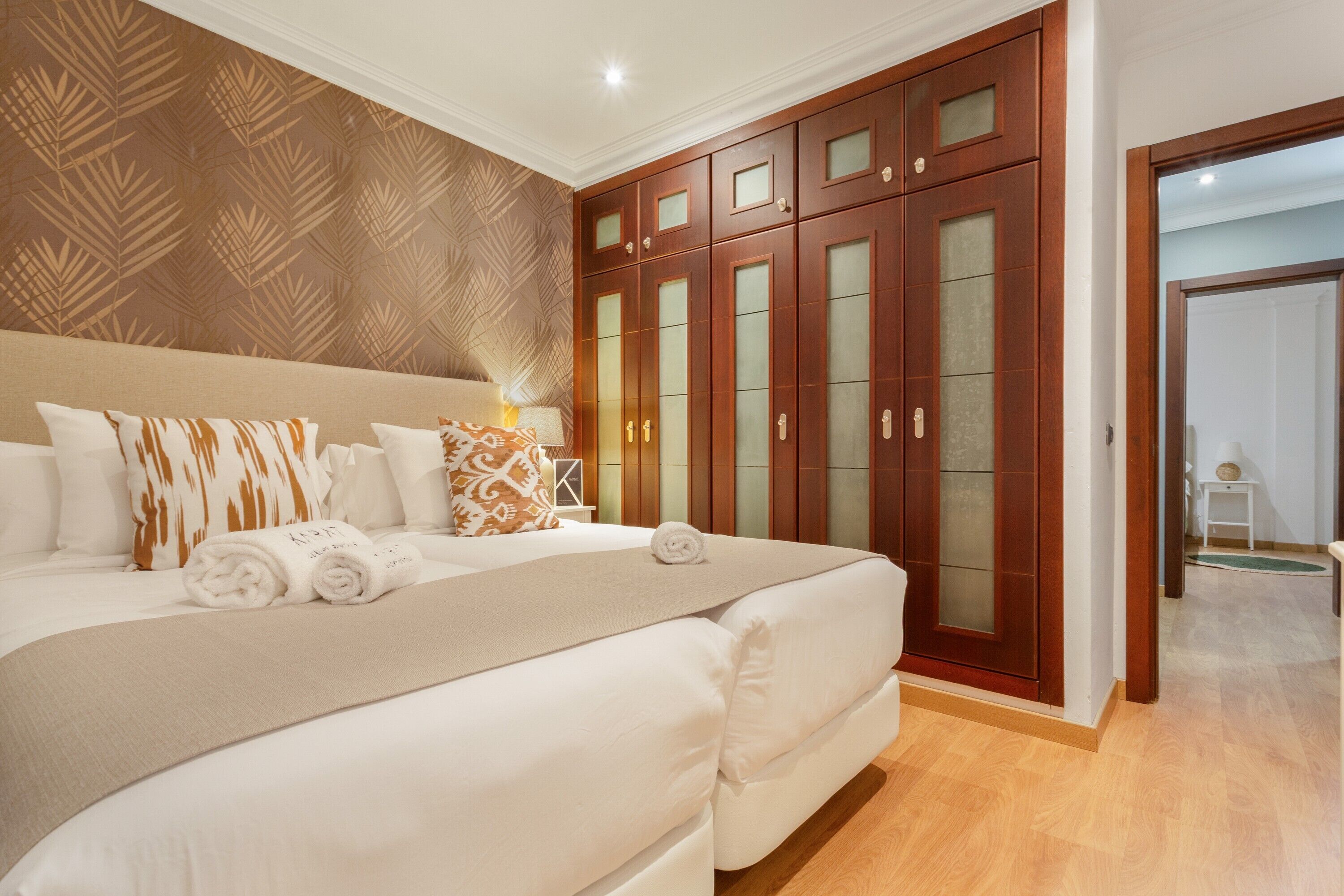 4 chambres, fer et planche à repasser, Wi-Fi, draps fournis