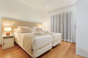 4 slaapkamers, een strijkplank/strijkijzer, wifi, beddengoed
