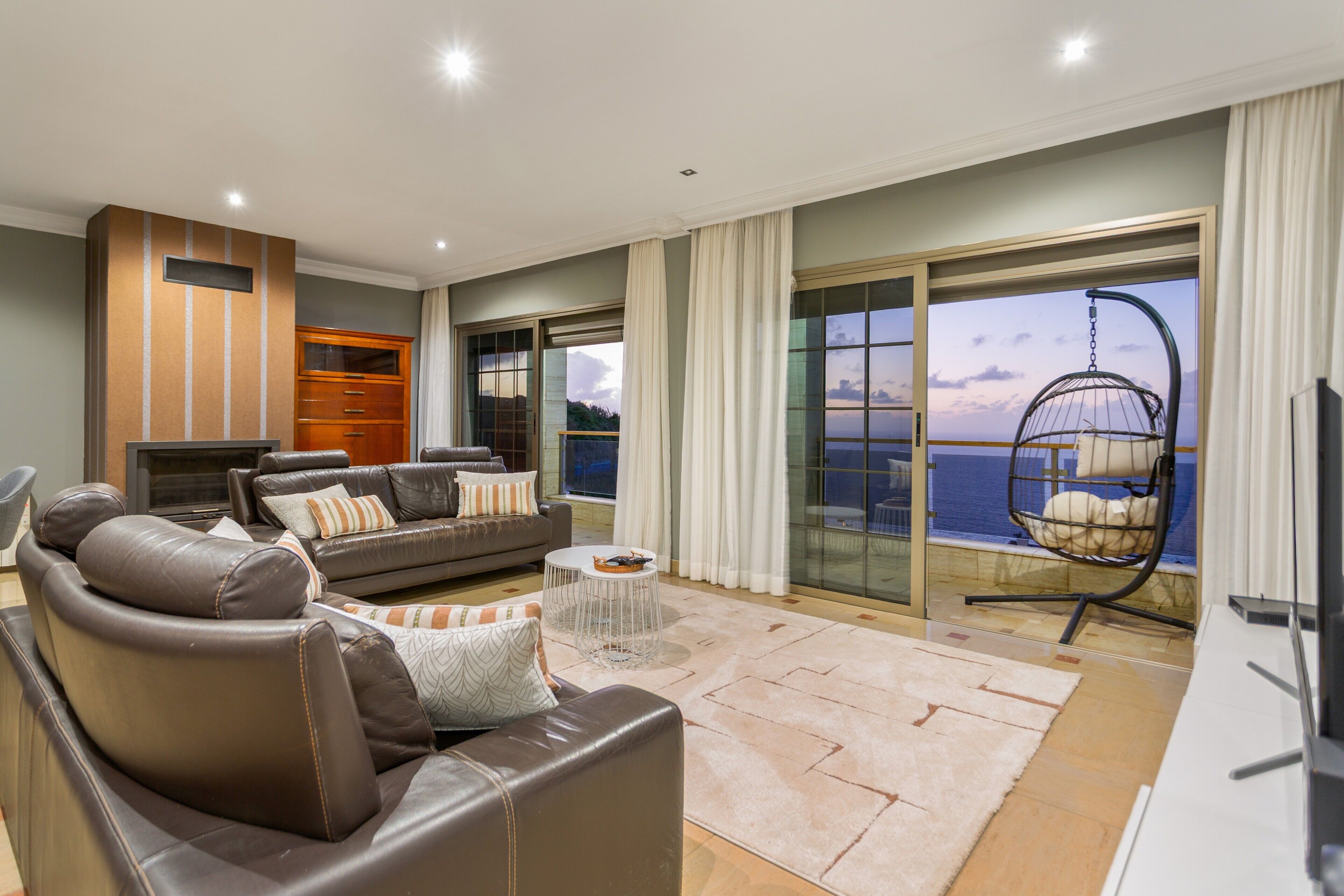 Fernseher, Tischtennisplatte