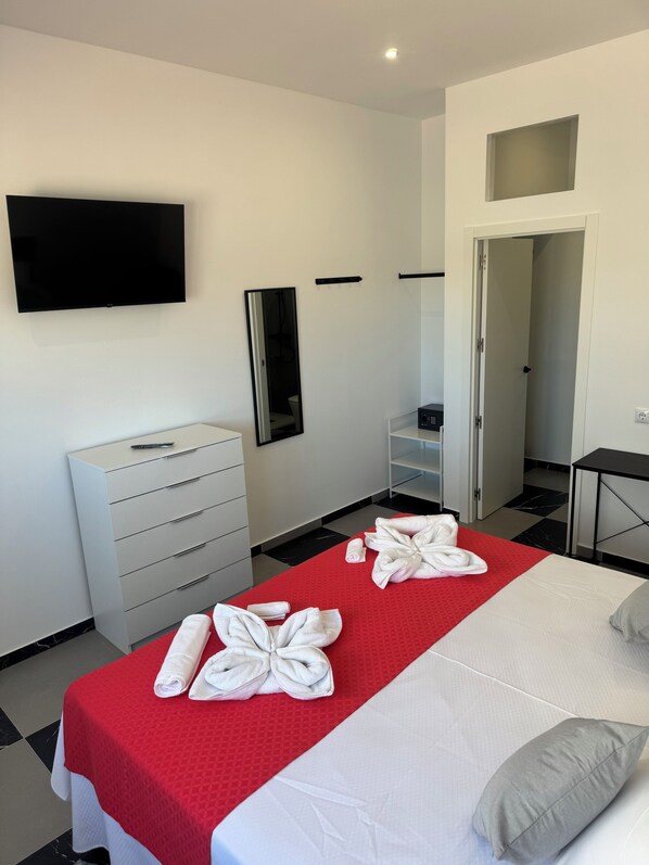 Deluxe Room | In-room safe, desk, free WiFi