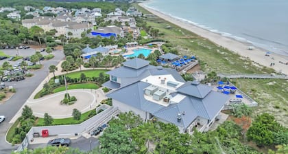 Oceans Rest Private Pool, luxury living in DeBordieu 7 bedrooms, Golf Cart
