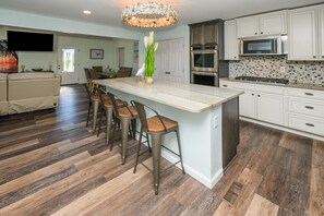 Fridge, microwave, oven, stovetop - Beach Bliss – 8BR 2nd Row Duplex with Private Pool, Steps from the Ocean (Surfside Beach)
