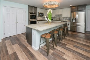 Fridge, microwave, oven, stovetop - Beach Bliss – 6BR 2nd Row Duplex with Private Pool, Steps from the Ocean (Surfside Beach)