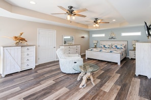 8 bedrooms, WiFi, bed sheets - Beach Bliss – 8BR 2nd Row Duplex with Private Pool, Steps from the Ocean (Surfside Beach)