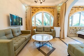 Penthouse Deluxe, vue piscine | Wi-Fi gratuit