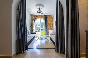 Cobertura família, vista para a piscina | Wi-Fi de cortesia