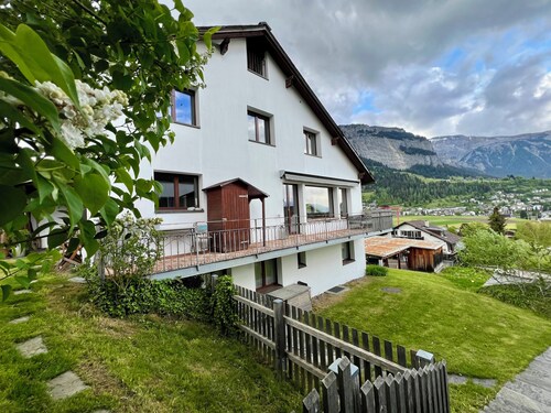 2.5 room apartment "Casa Pluschein" in a prime location in Flims / Ski Bike Hike