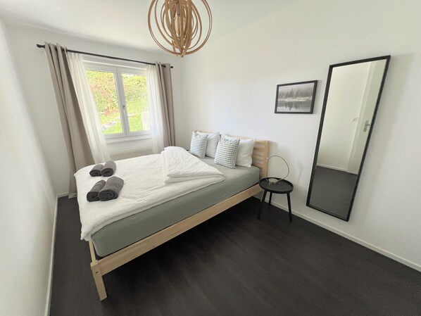 1 bedroom, travel cot, free WiFi, bed sheets