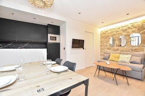 Apartment | Dining