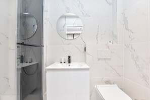 Apartment | Bathroom