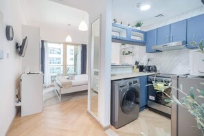 Fridge, microwave, oven, stovetop